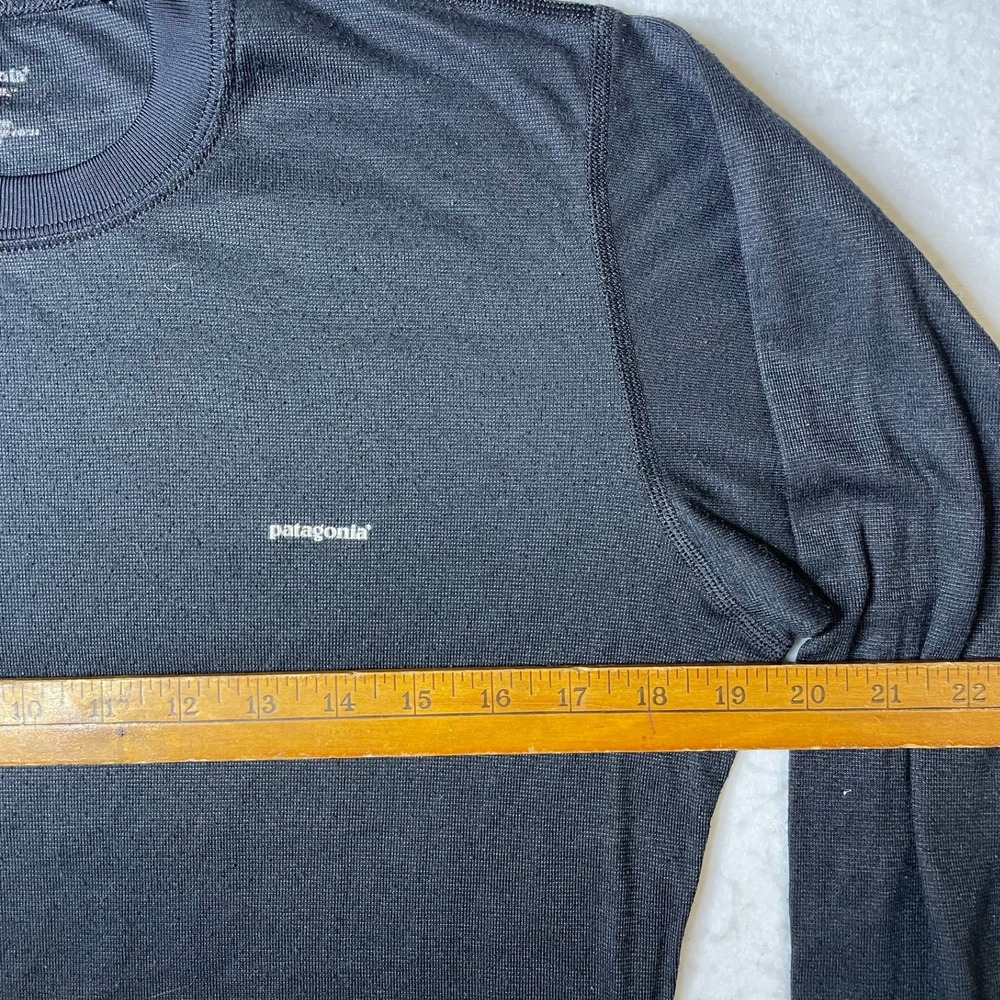 Vintage Patagonia Long Sleeve Thermal Base Layer Shirt Black Mens M Made in USA - Picture 4 of 8